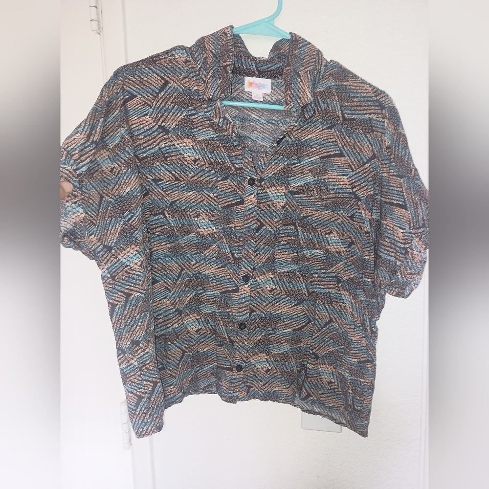 Multicolor Patterned Short Sleeve - Picture 2 of 4